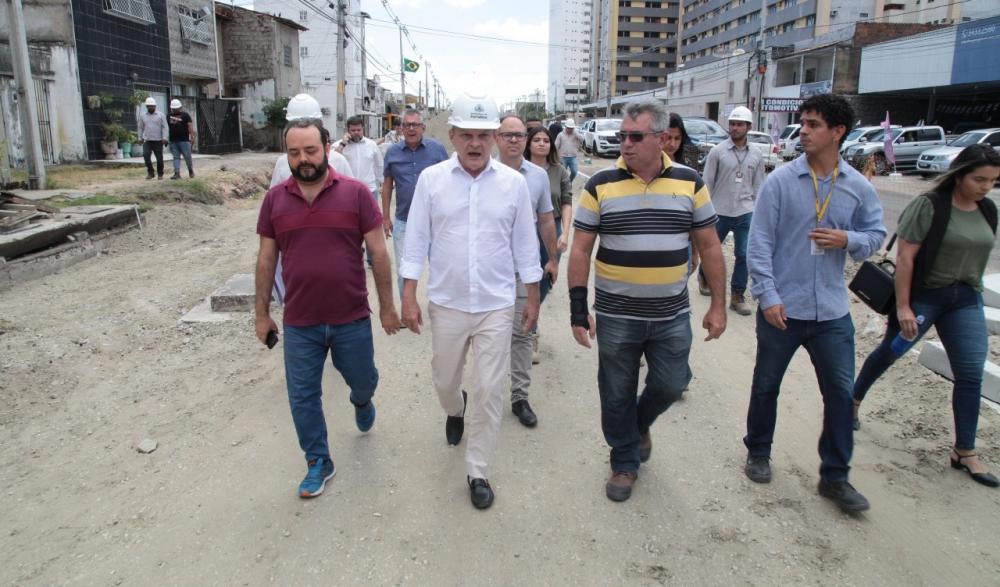 Prefeito Sarto vistoria obras de duplicação da Av. Sargento Hermínio