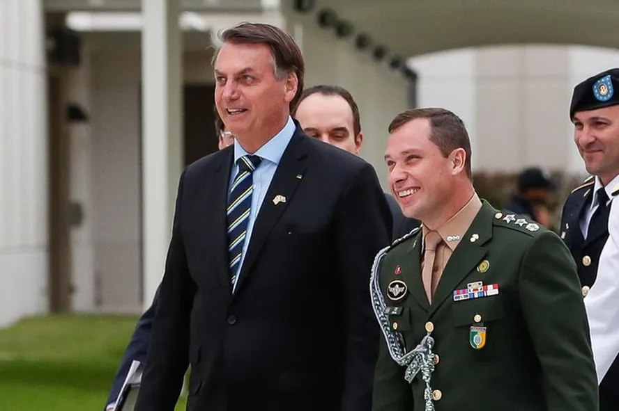 Advogado de Bolsonaro vai pedir anulação da delação de Mauro Cid na apresentação da defesa