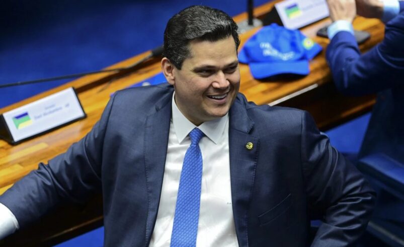 Davi Alcolumbre reassume presidência do Senado com ampla maioria