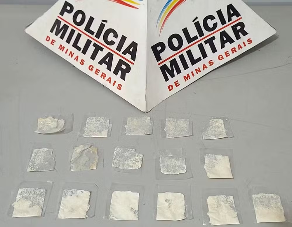 Criança de 4 anos leva cocaína para a escola